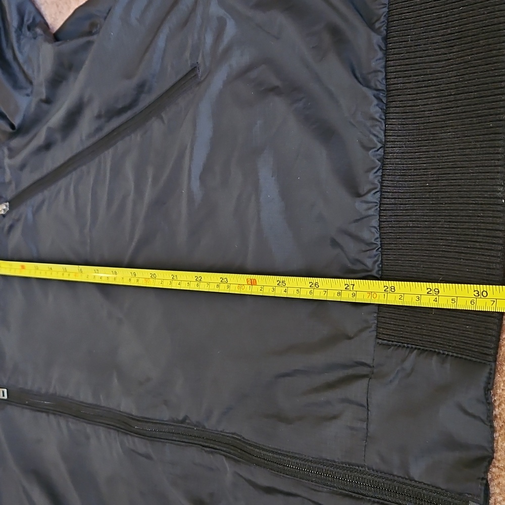 The North Face Men's Black Windbreaker - Picture 4 of 6